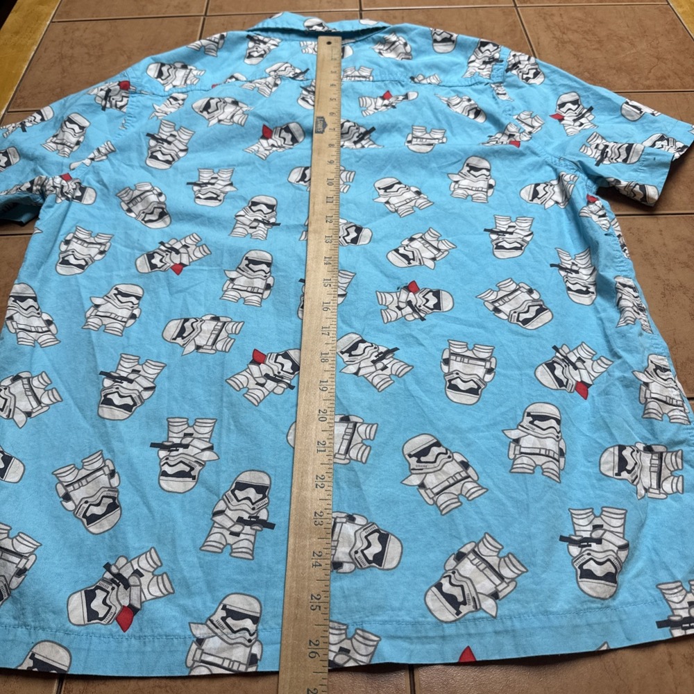 Disney Parks EXCLUSIVE Star Wars Stormtrooper Blue‎ Button Down Shirt Sz Medium - Picture 7 of 7